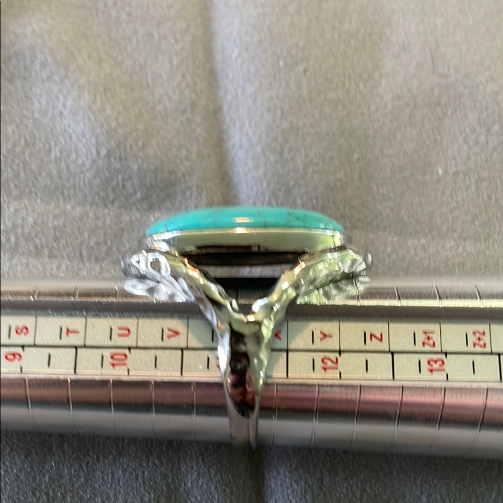 Elegant Silver and Turquoise Ring